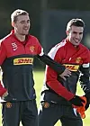 inni_sak_darren_fletcher_og_robin_van_persie_paa_trening