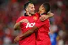 GAMMEL OG UNG: Ryan Giggs (39) gratulerer Jesse Lingard (20) med scoring.