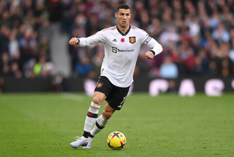 SISTE DANS: Cristiano Ronaldos avskjed med United kom som kaptein i 1-3-tapet mot Aston Villa. Aston Villa v Manchester United - Premier League