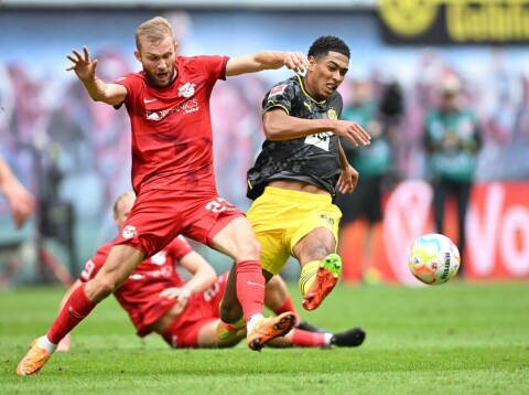 KONRAD LAIMER: Her i duell med Jude Bellingham. RB Leipzig v Borussia Dortmund - Bundesliga