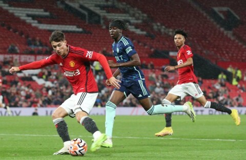 STOD BAK UNITEDS MÅL: Charlie McNeill. Manchester United U21 v Leeds United U21: Premier League 2
