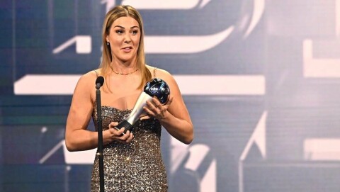 EN SESONG MED FLERE PERSONLIGE UTMERKELSER: Mary Earps ble i februar kåret til verdens beste keeper på The Best FIFA Football Awards 2022. earps270223b