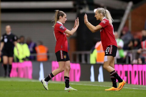 DEFENSIVT BYTTE: Millie Turner kom inn for Ella Toone på slutten. Manchester United v Arsenal - Barclays Women's Super League