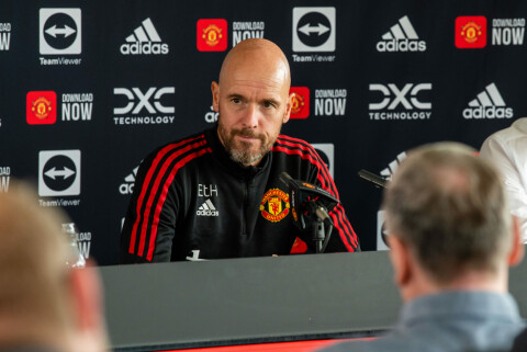 DEBUTERER: Erik ten Hag leder Manchester United for første gang i Premier League mot Brighton på søndag. Manchester United Training and Press Conference