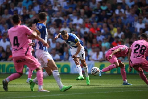 SCORET TRE: Leandro Trossard scoret hattrick i generalprøven mot Espanyol. Brighton & Hove Albion v RCD Espanyol - Pre-Season Friendly
