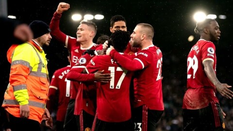 LAG: United fremstod tidvis som et lag på Elland Road i februar, men altfor ofte i 2021/22-sesongen var det ikke slik. unitedjubel200222r