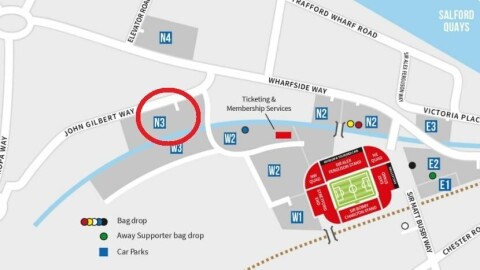 HER REISER BUSSEN FRA: Old Trafford Car Park N3 ringet rundt i rødt av oss på klubbens egen stadionkart. n3carpark