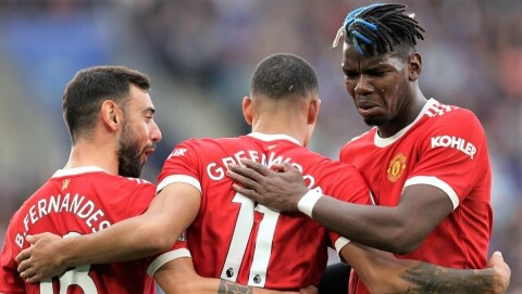 HER SÅ DET BEDRE UT: Bruno Fernandes, Mason Greenwood og Paul Pogba etter kampens første scoring. Leicester City v Manchester United - Premier League