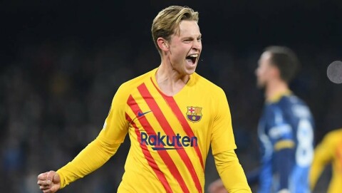 KLAR MELDING: Romano mener at å signere De Jong sender ut et budskap til andre klubber. SSC Napoli v FC Barcelona: Knockout Round Play-Offs Leg Two - UEFA Europa League