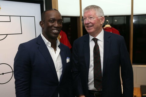 JOBBSØKENDE YORKE: Dwight Yorke ønsker å gå i fotsporene sin gamle sjef Sir Alex Ferguson, men til tross for ferdig trenerutdannelse har ikke Yorke fått noen managerjobb. Han frykter at hudfargen og ryktet som gammel festløve er faktorer som jobber mot ham. Manchester United '99 Legends v FC Bayern Legends