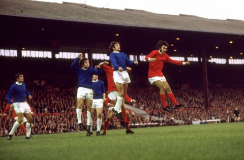 UNITED-LEGENDE: George Best i aksjon mot Everton på Old Trafford i 1968.