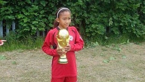 EN GANG I FREMTIDEN? Lauren James kan kanskje bli verdensmester med England senere i karrieren. Dette er et privat foto av henne, gitt til Supporterklubben i anledning denne saken. EN GANG I FREMTIDEN? Lauren James kan kanskje bli verdensmester med England senere i karrieren. Dette er et privat foto av henne, gitt til Supporterklubben i anledning denne saken.